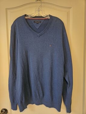 Tommy Hilfiger Men's Navy V-Neck Sweater
